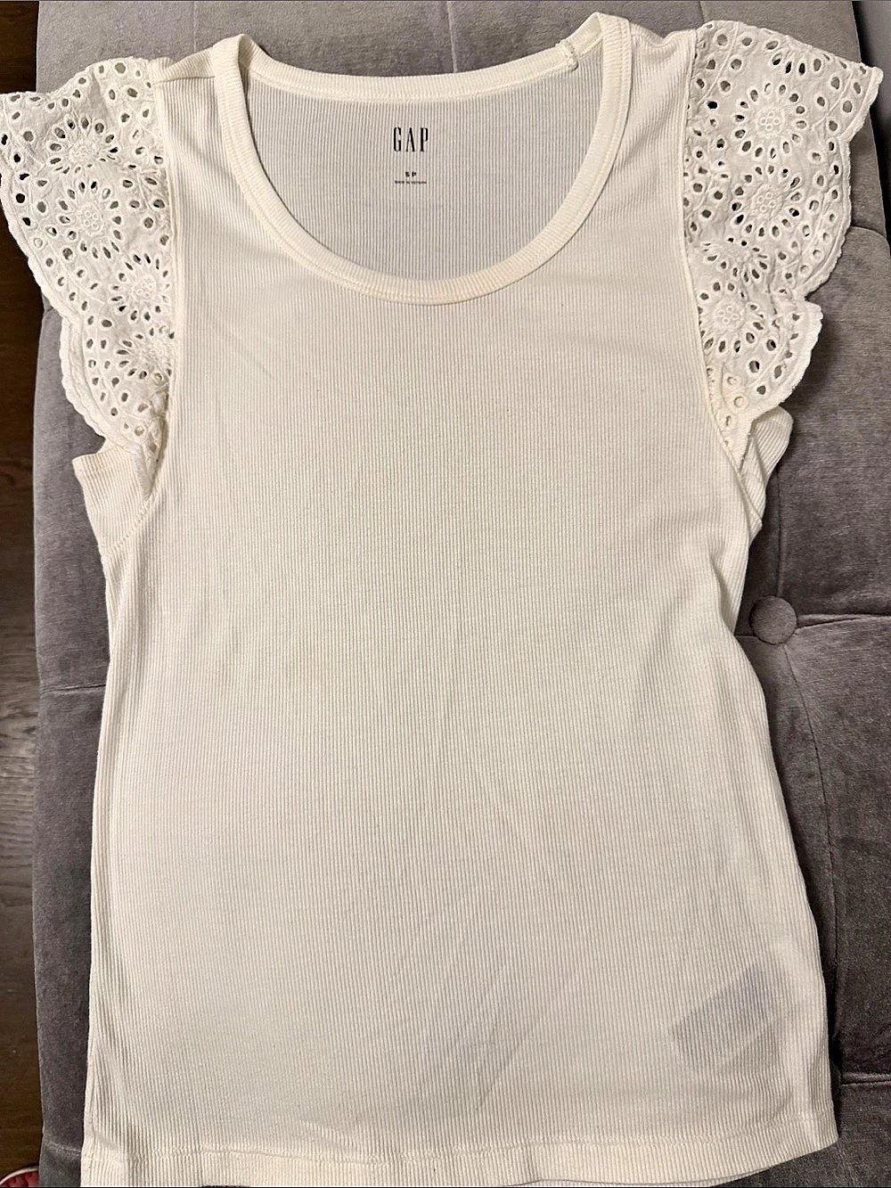 Gap Ribbed Eyelet Flutter Sleeve T-Shirt White Small